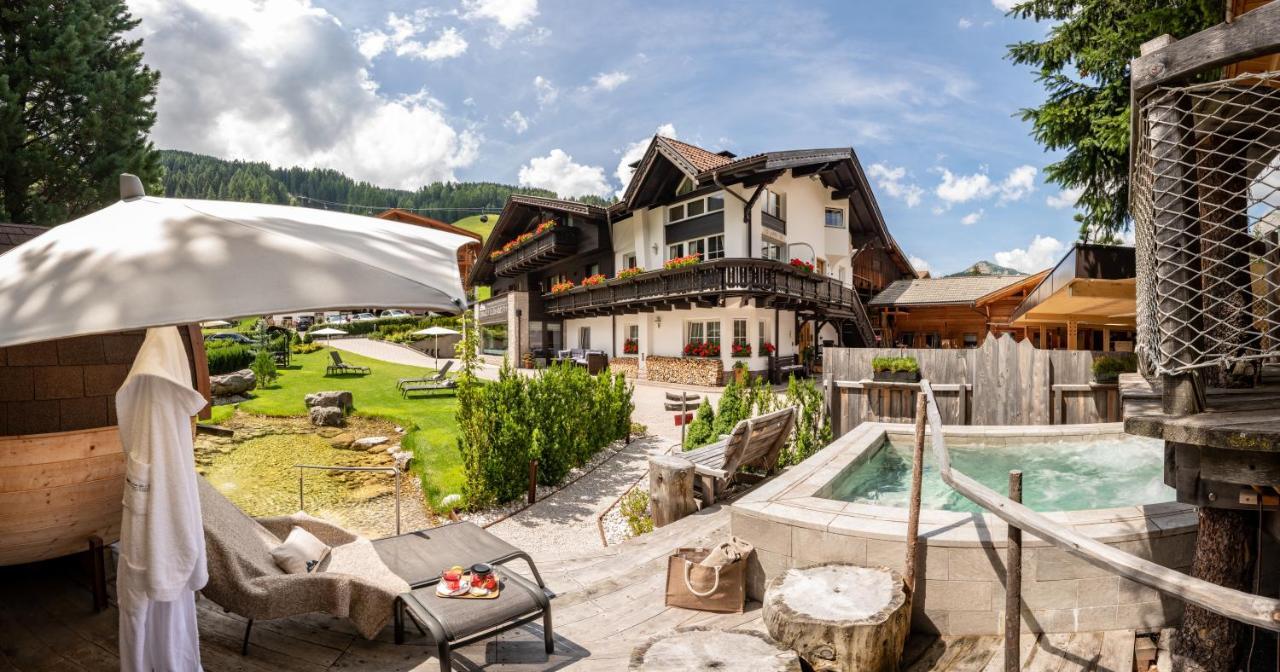 ホテル Chalet Elisabeth Dolomites Alpin & Charme セルヴァ・ディ・ヴァル・ガルデーナ エクステリア 写真