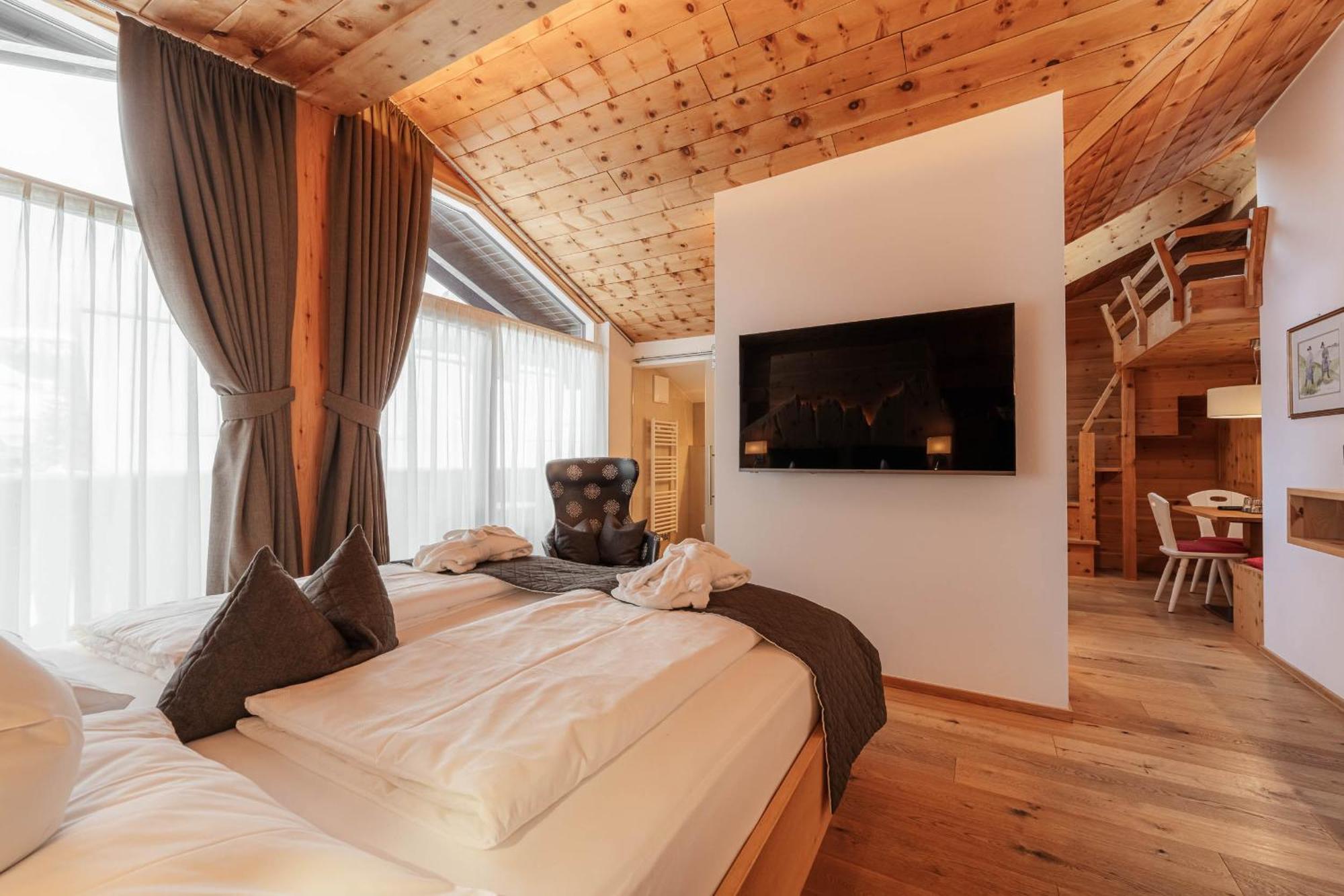 Chalet Elisabeth Dolomites Alpin & Charme セルヴァ・ディ・ヴァル・ガルデーナ エクステリア 写真
